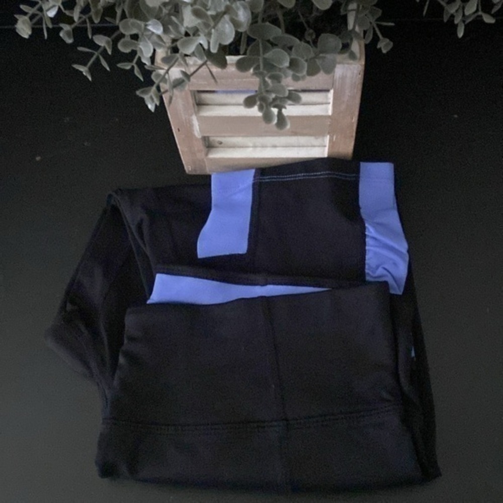 Calvin Klein Performance Quick Dry leggings. Black and blue. Medium.